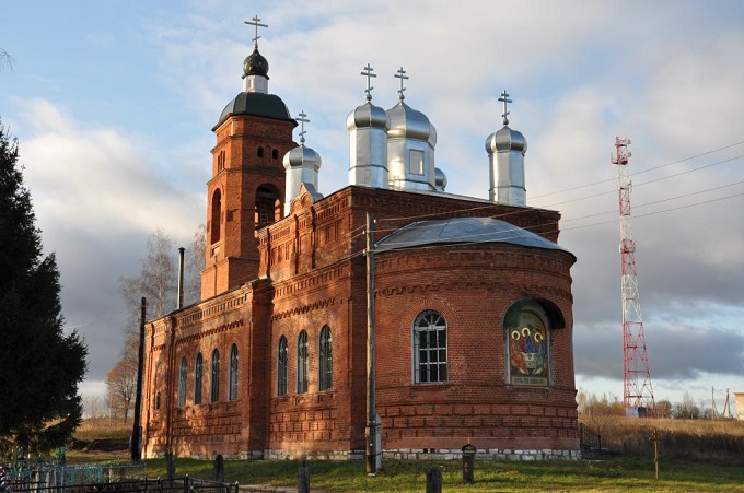Деревня Троица Троицкий храм