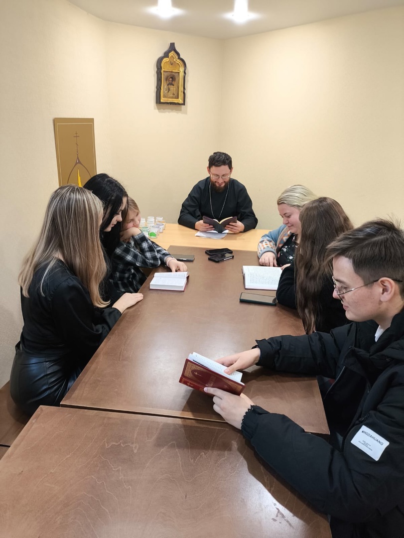 Встреча в православно-молодежном клубе “Очаг”